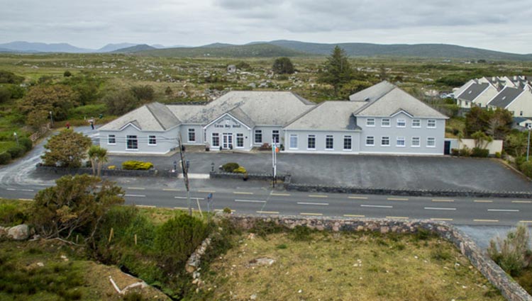 Carna-Bay-Hotel-Connemara-Gaeltacht
