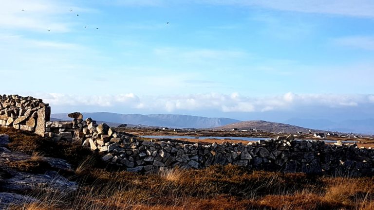Connemara Walks Lúibín Gharumna