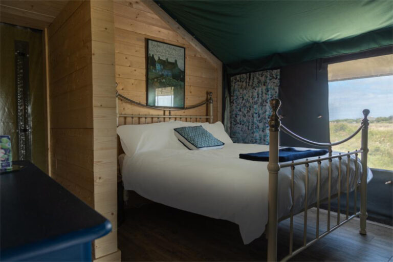 connemara glamping presentation slide bedroomweb